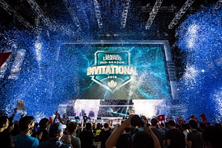 Scout成LPL中单选手表现低迷焦点，竞技水平引发热议-完美电竞