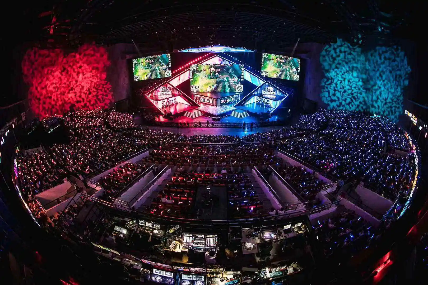 WBG小虎“军中无戏言”诠释电竞职业精神,卡牌大师关键控制导演惊天翻盘团战