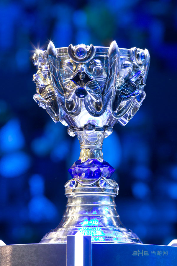 LPL夏季赛决赛惊现祖传BUG：技能判定异常五年未修复，比赛公平性引热议-完美电竞